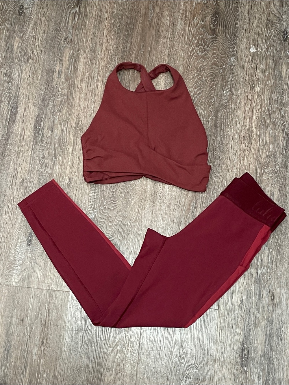 GUC Lululemon Burgundy Workout Set. Size 6